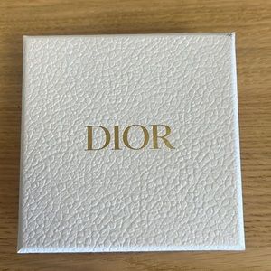 Dior box